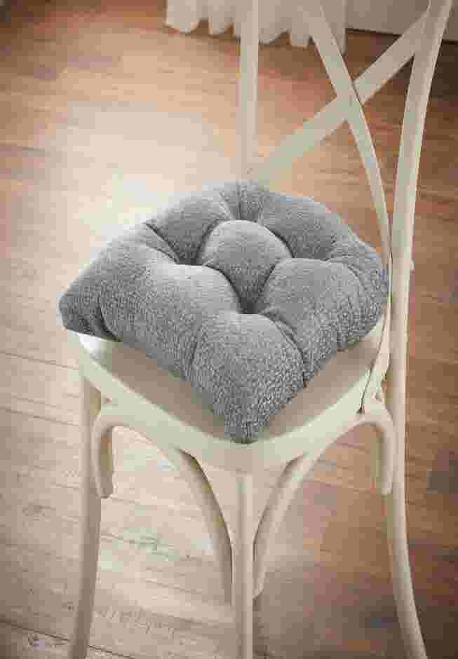 15" Tyson Gripper Chair Pad image number 0