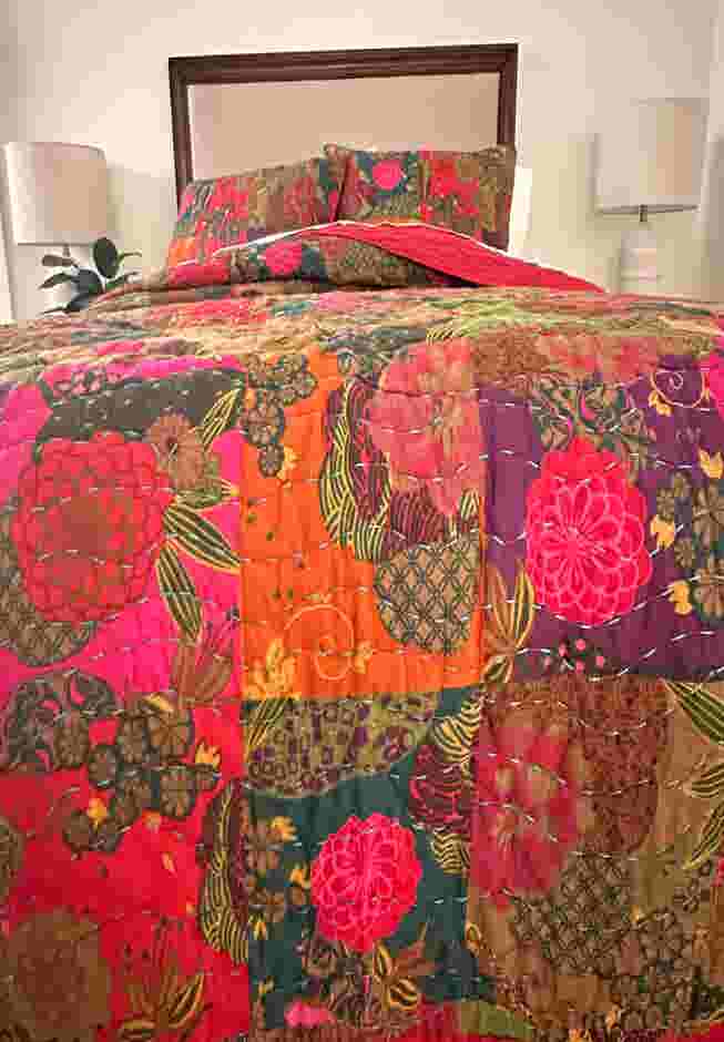 Floral Quilted Bedspread image number 3
