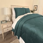 Geo Diamond Velvet Quilt image number null