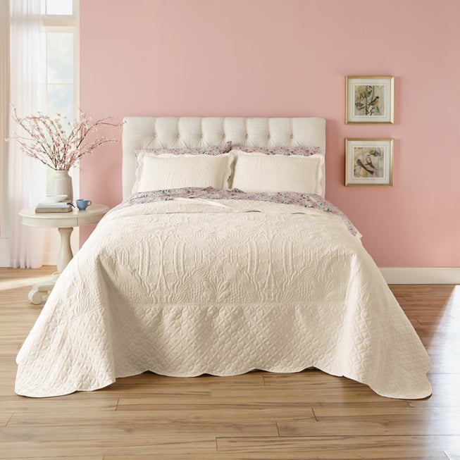 Lily Damask Bedspread image number 0