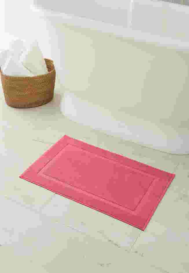 BH Studio Bath Mat, Set of 2 image number 0