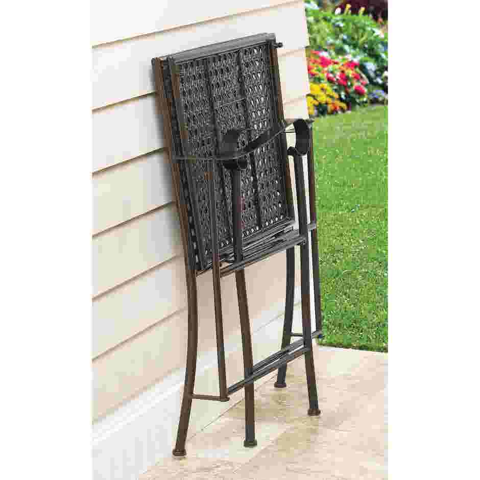 Folding chair with dark lattice back and cushion seat