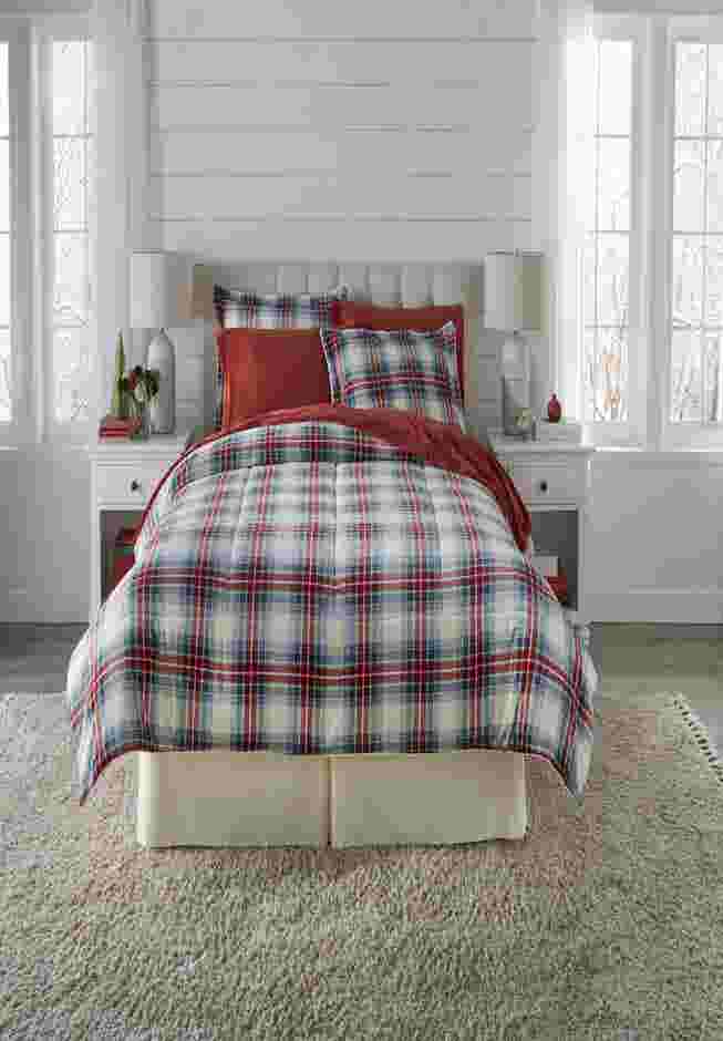 BH Studio Microfleece Comforter image number 2
