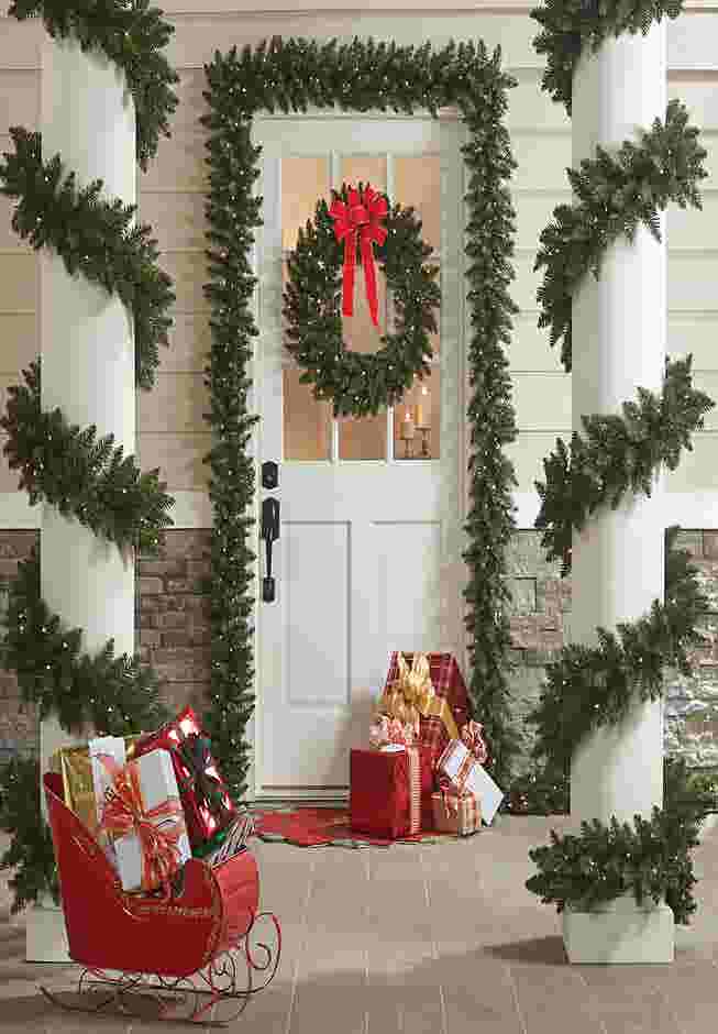 24" Pre-Lit Canadian Pine Arrow Tip Wreath image number 2