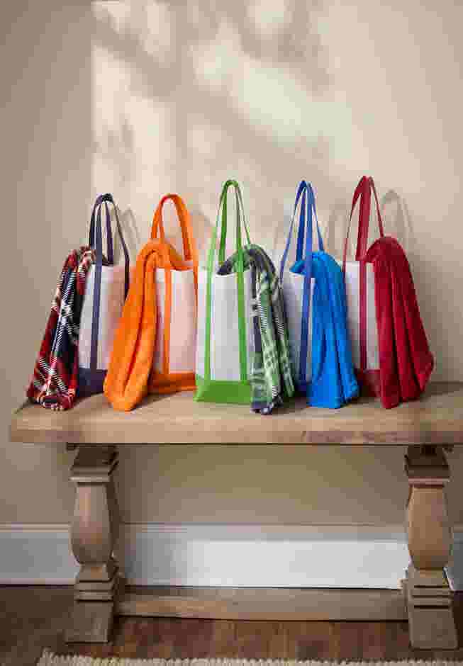 Tote Bag With Free Throw image number 0