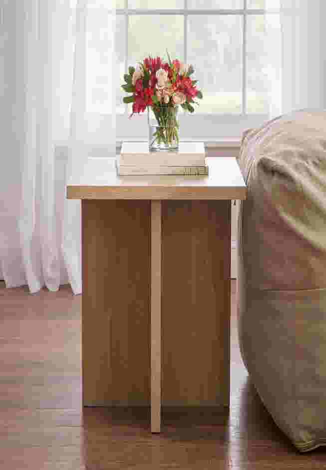 Pedestal End Table image number 0