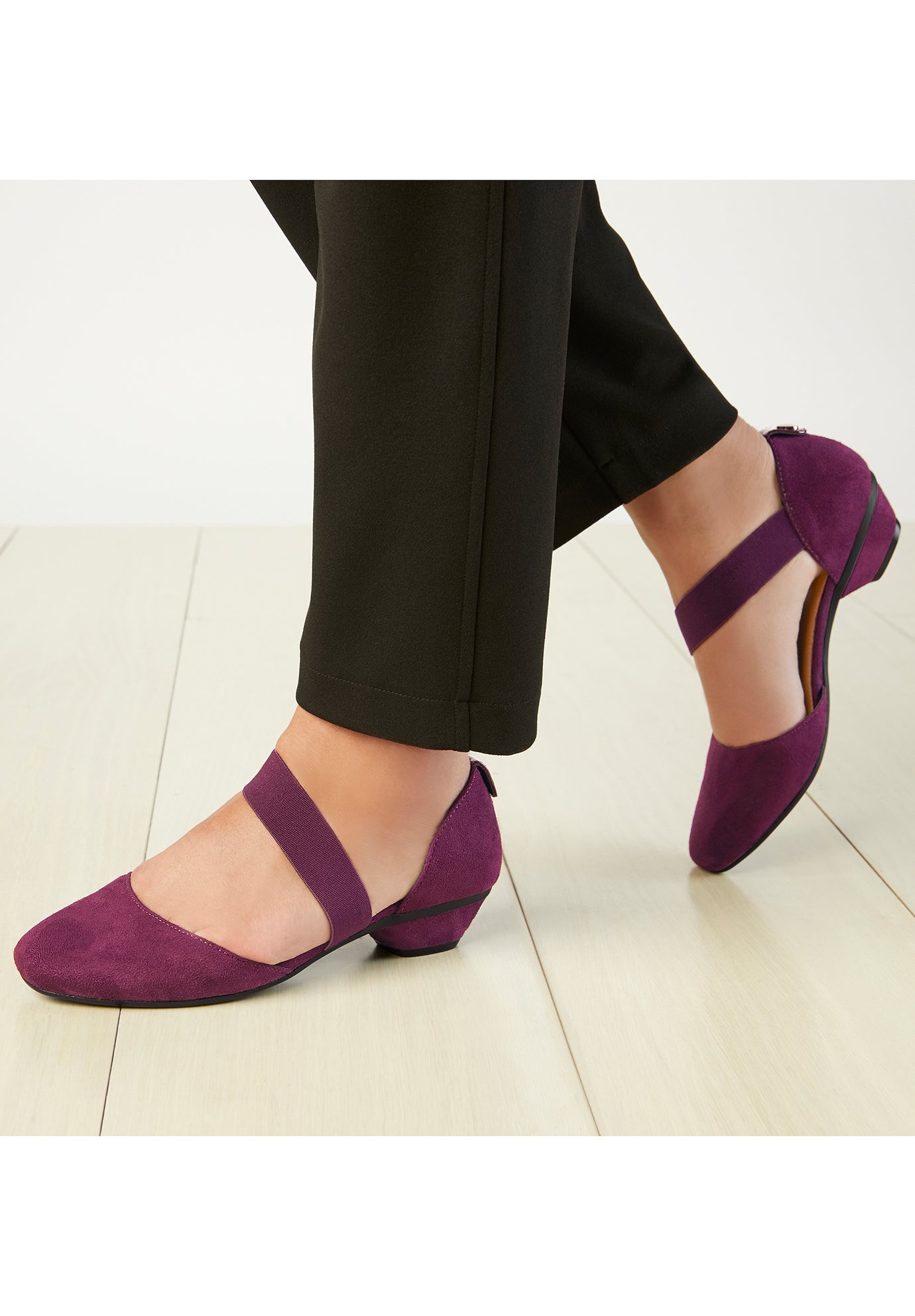 The Camilla Pump  image number 10