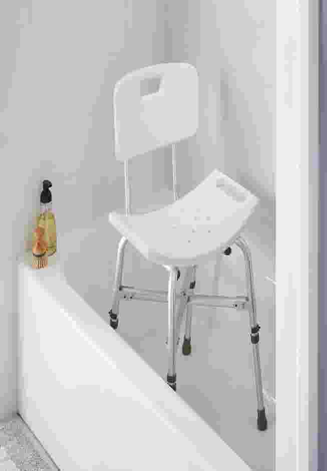 500 lbs. Weight Capacity Deluxe Bath Bench image number 0