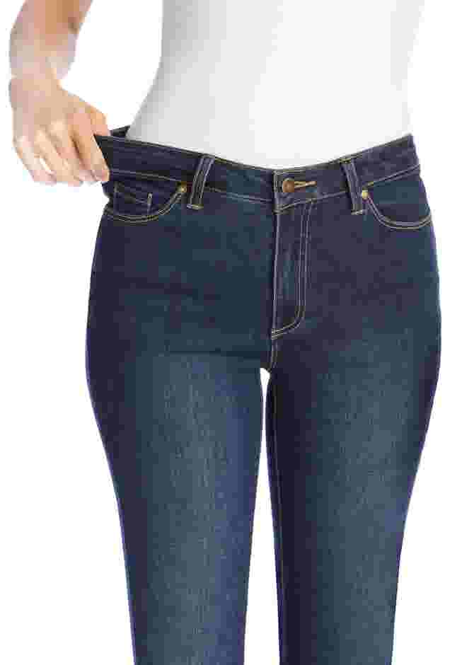 Comfort Stretch Straight-Leg Denim Jean image number 3