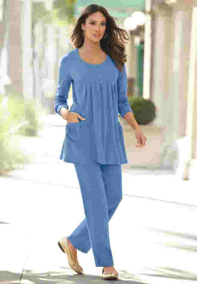 Plus Size Two Pocket Long Sleeve Soft Knit Tunic image number 3