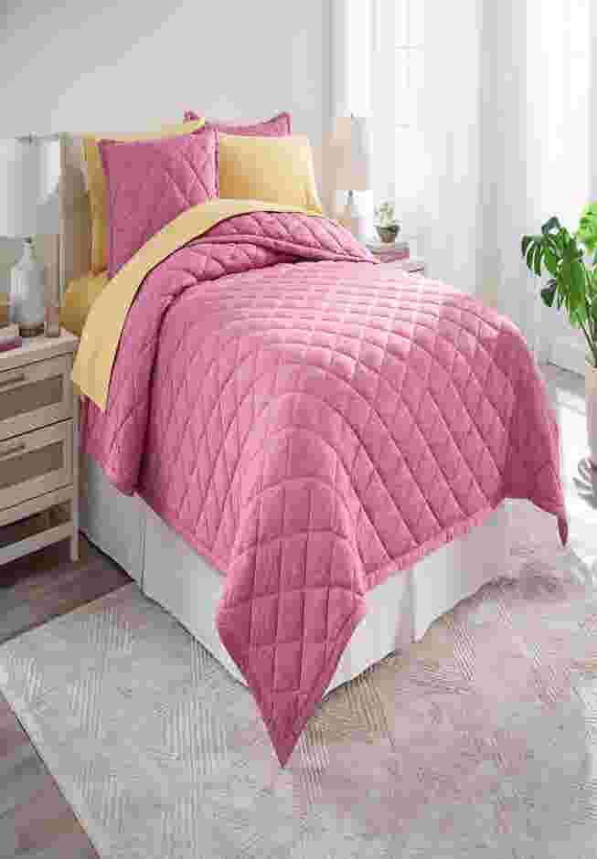 BH Studio Jersey Quilt Set image number 0