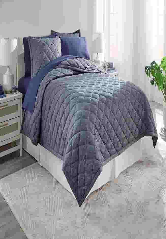 BH Studio Jersey Quilt Set image number 2