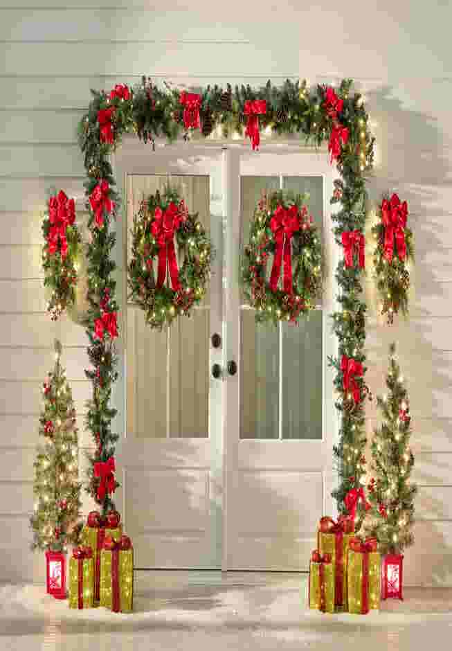 28" Pre-Lit Holiday Classic Wreath image number 6