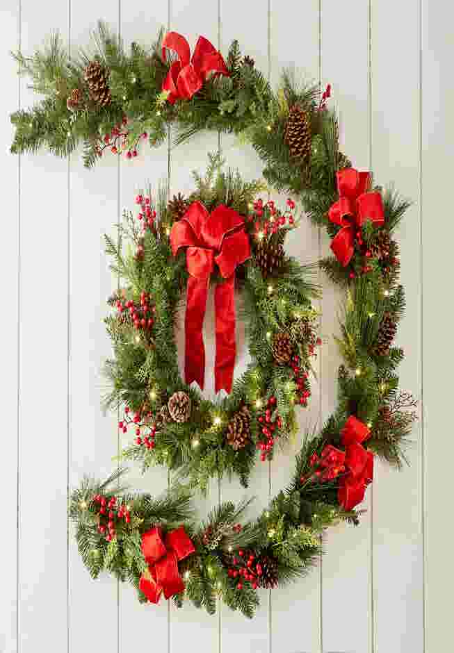 28" Pre-Lit Holiday Classic Wreath image number 5