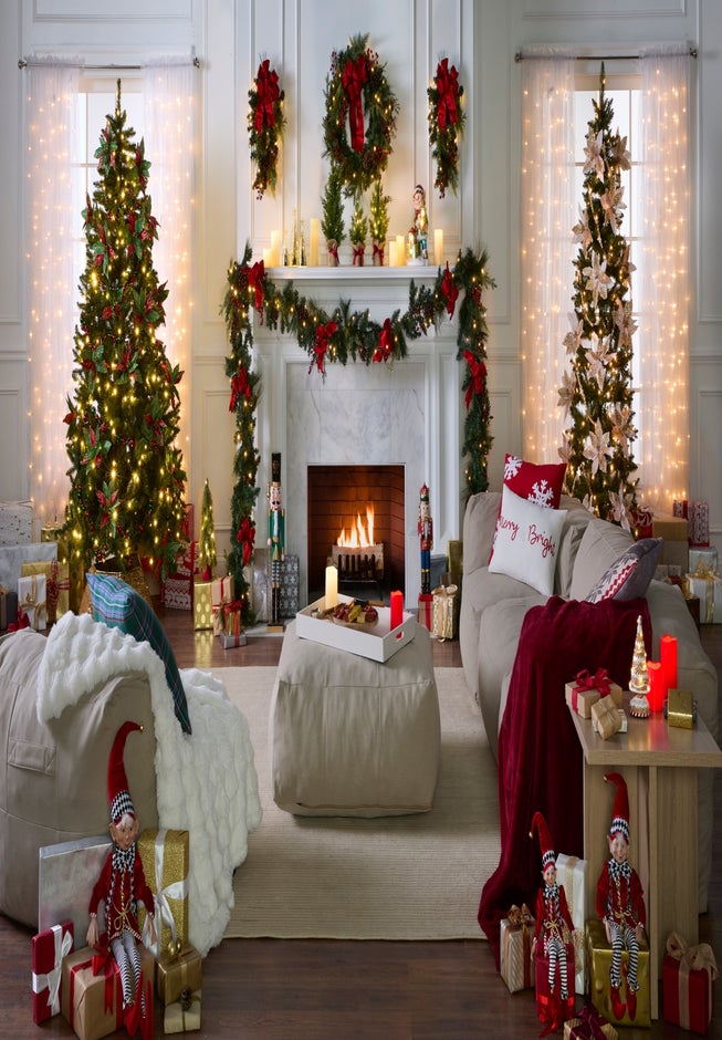 24" Pre-Lit Holiday Classic Tear Drop Swag image number 3