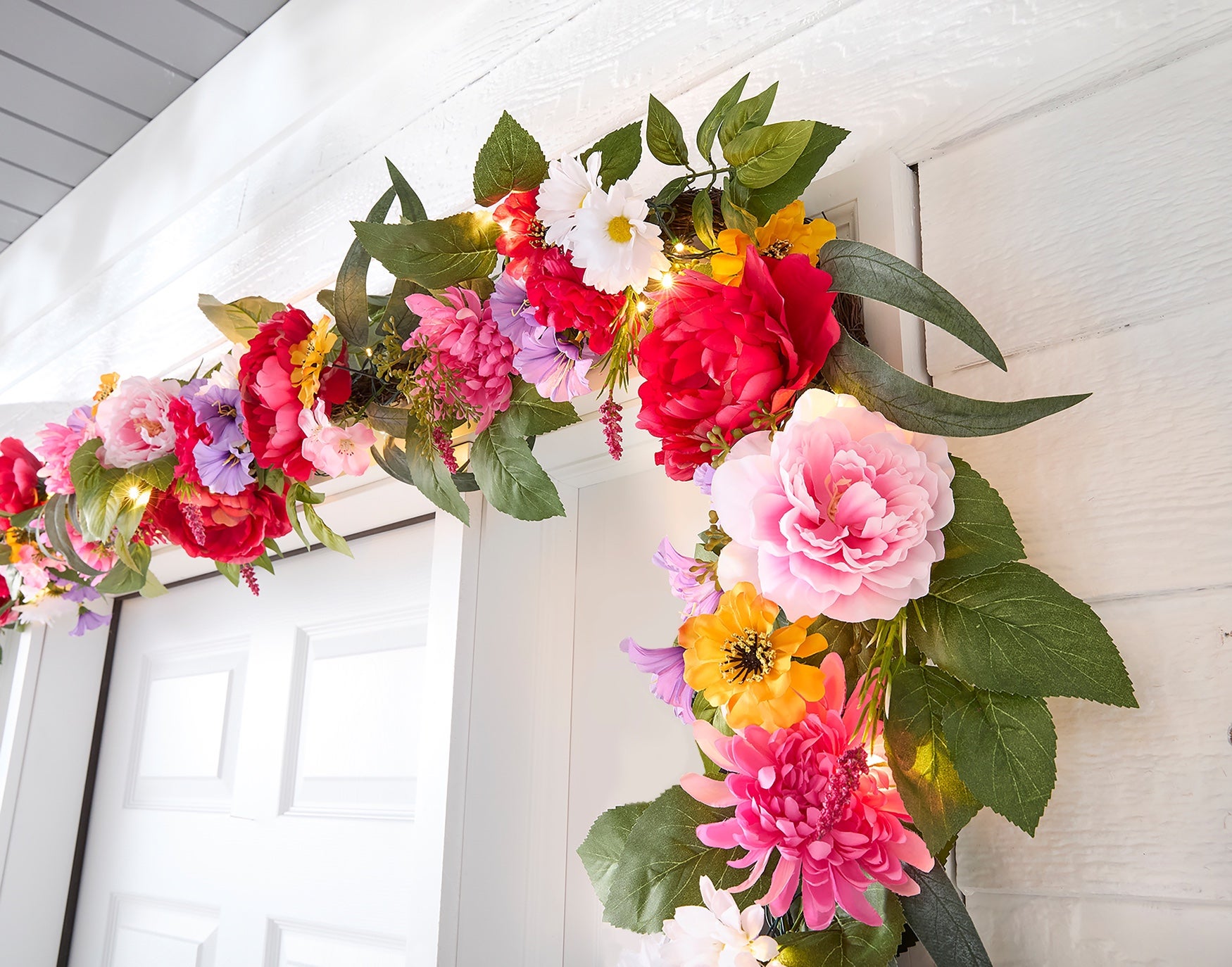 6&rsquo; Pre-Lit Mia Spring Garland image number 1