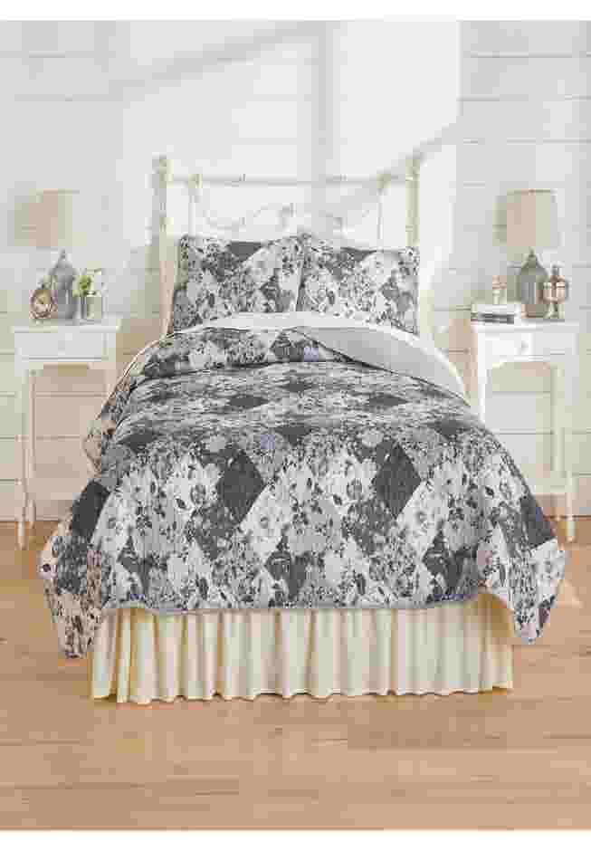 3-Pc. BH Studio Printed Patchwork Quilt Set image number 0