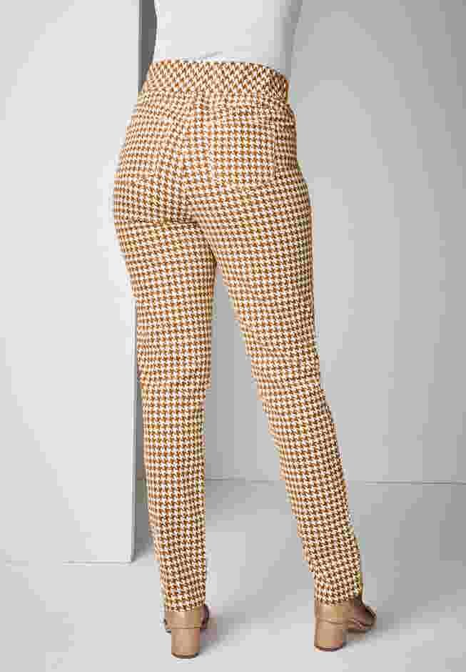 Comfort Waist Stretch Denim Straight Leg Jean image number 1