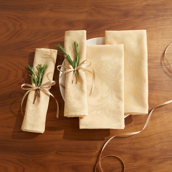 Damask Set of 4 Napkins 20" Sq. image number 0