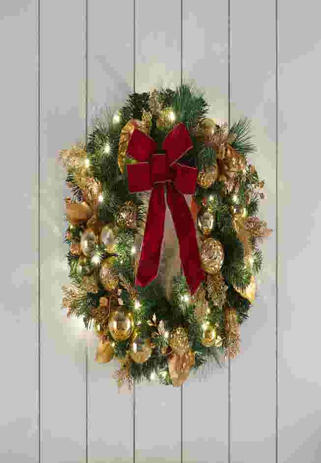 PRE-LIT REGAL 24" Wreath image number 0
