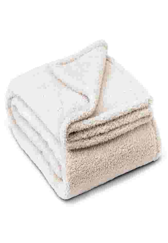 HGTV Butter Sherpa Faux Fur Throw image number 0