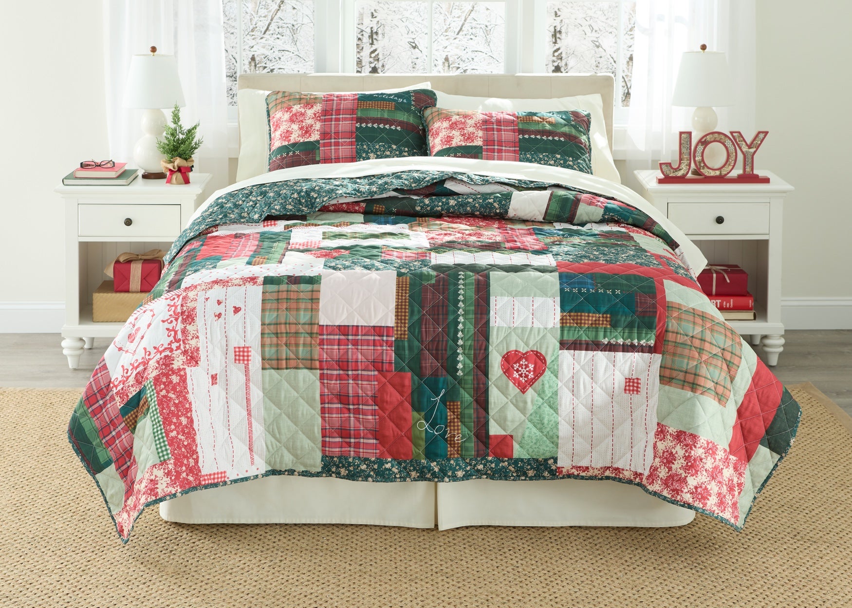 Holiday Patchwork Quilt 3-PC Set image number 0
