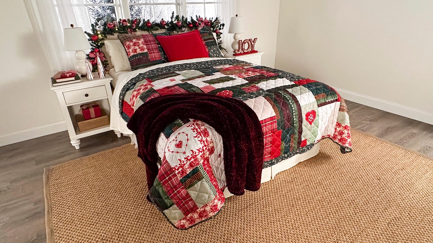 Holiday Patchwork Quilt 3-PC Set image number 1