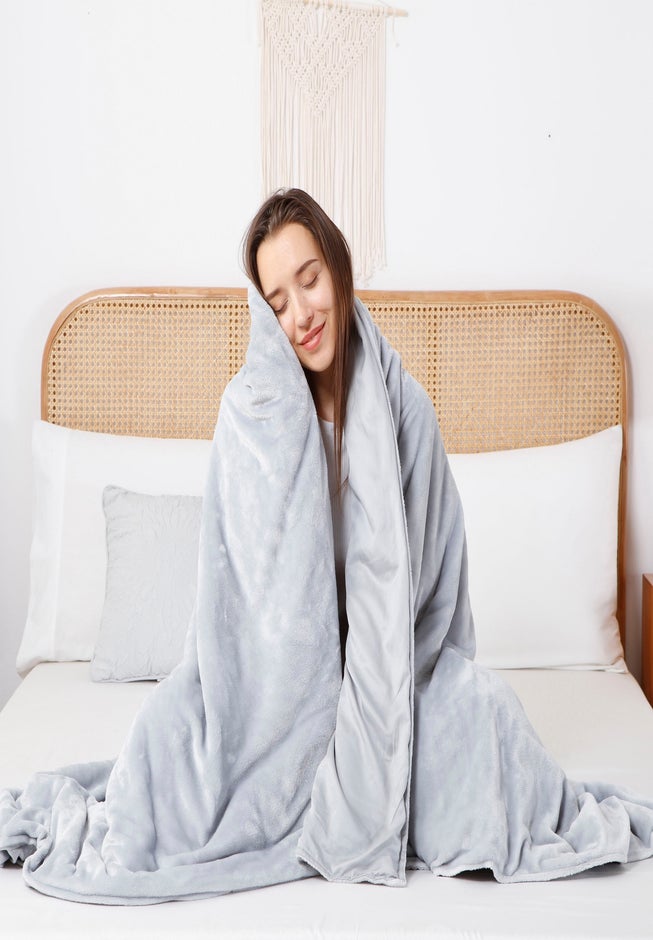 15 LB Reversible Cooling Weighted Blanket. image number 1