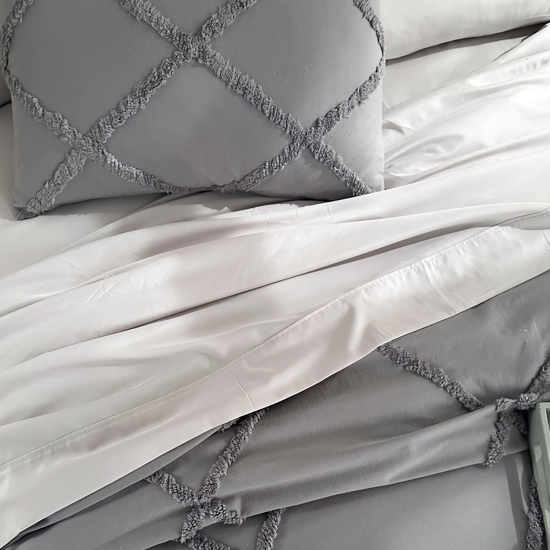 Eva Chenille Bedspread Set  image number 3