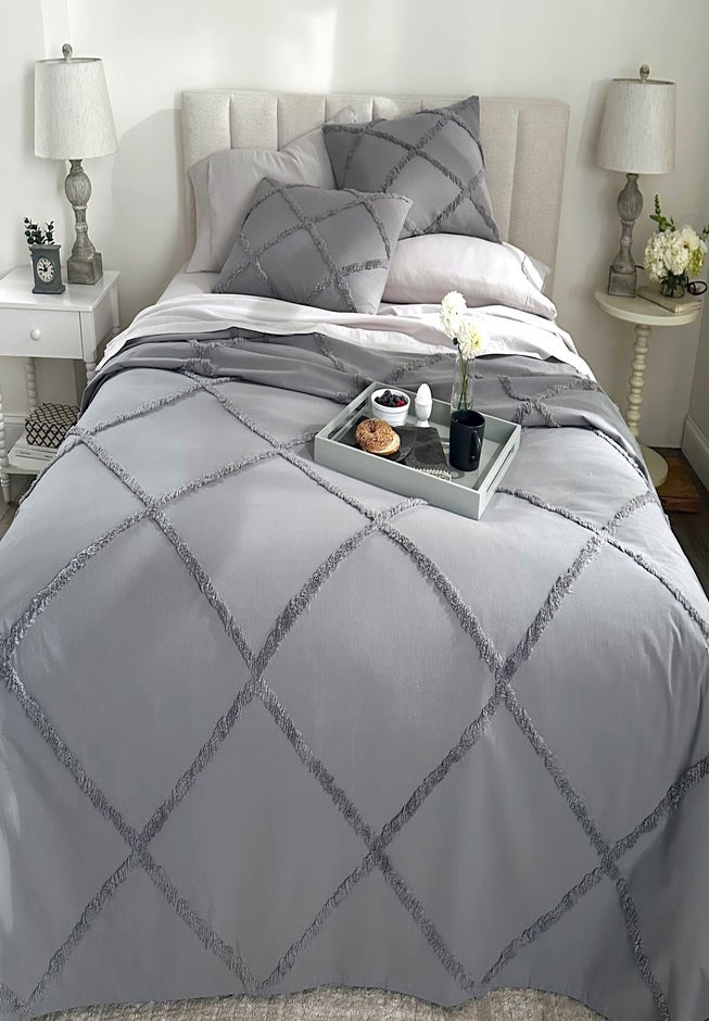 Eva Chenille Bedspread Set  image number 5