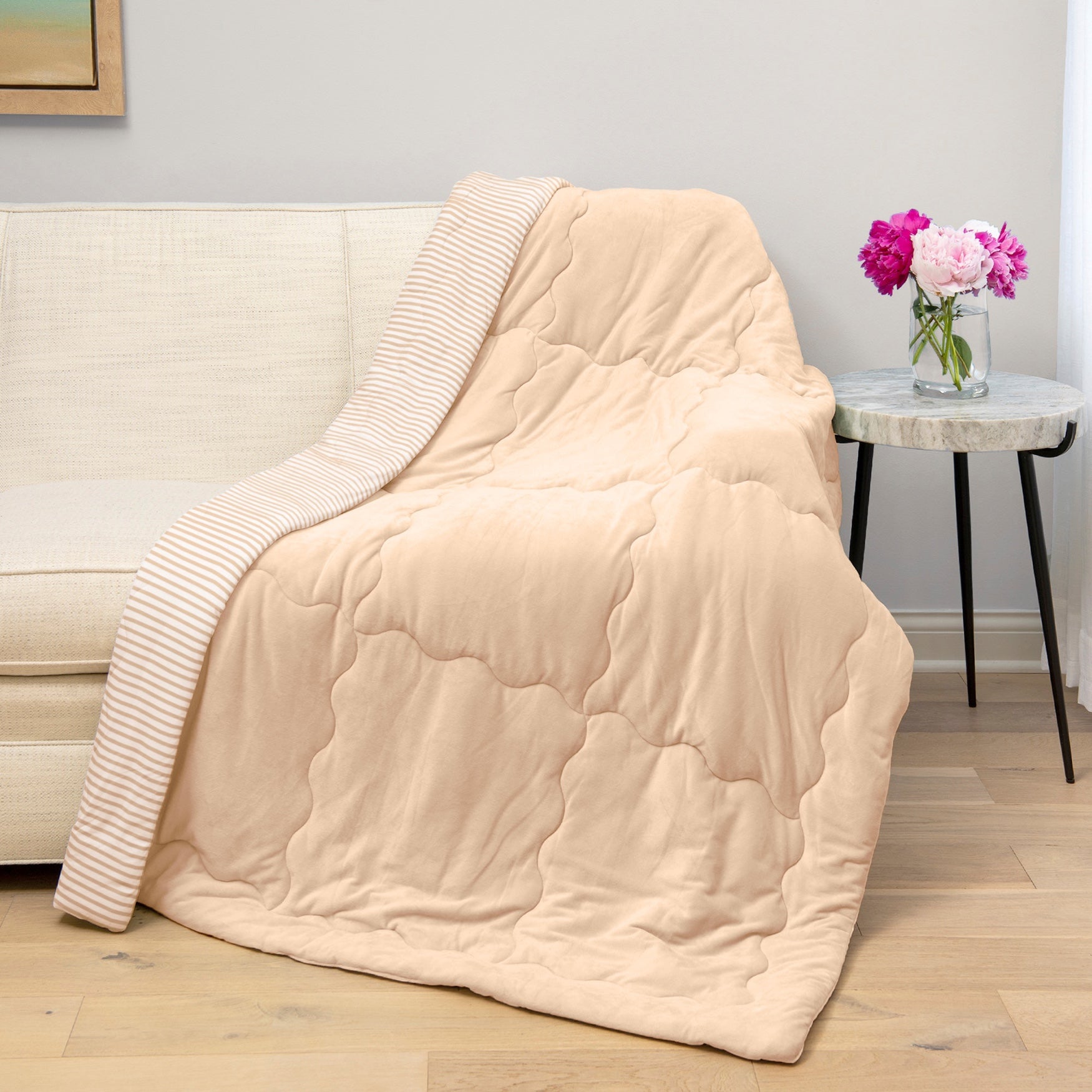 HGTV All Seasons Cooling Throw image number 0