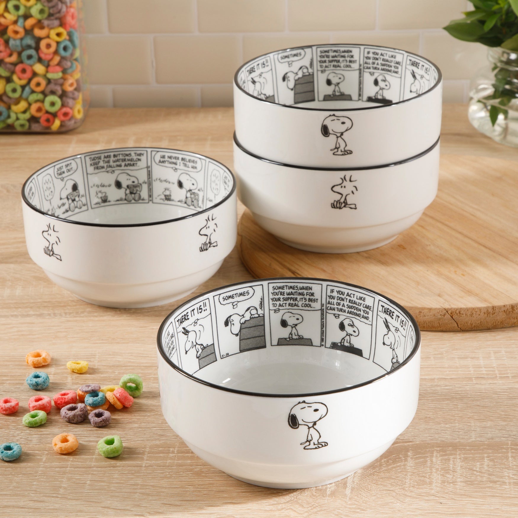 Peanuts&reg; Set of 4 Sunday Strips Stackable Bowls image number 0