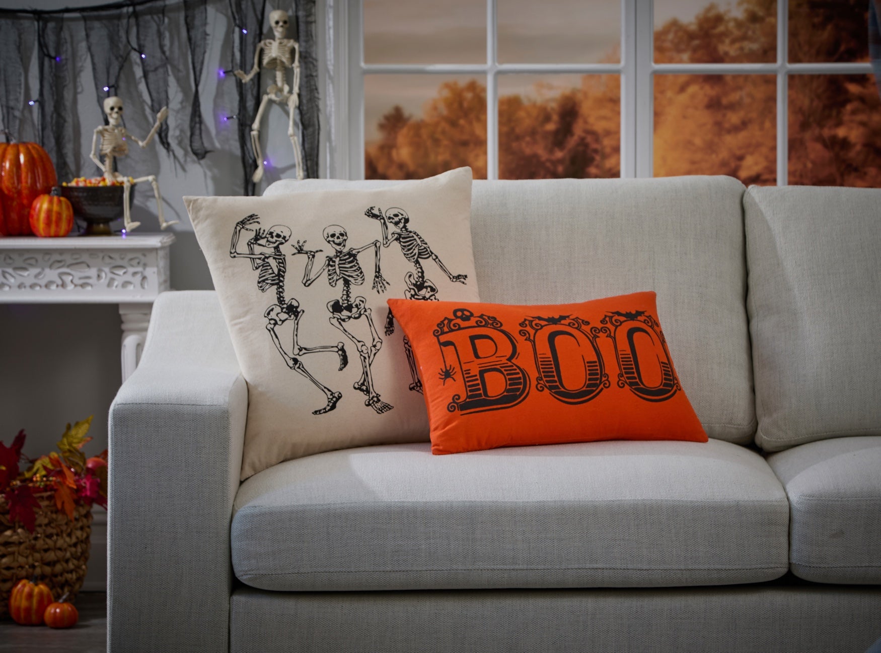 Set of 2 Halloween Decorative Pillows image number 1