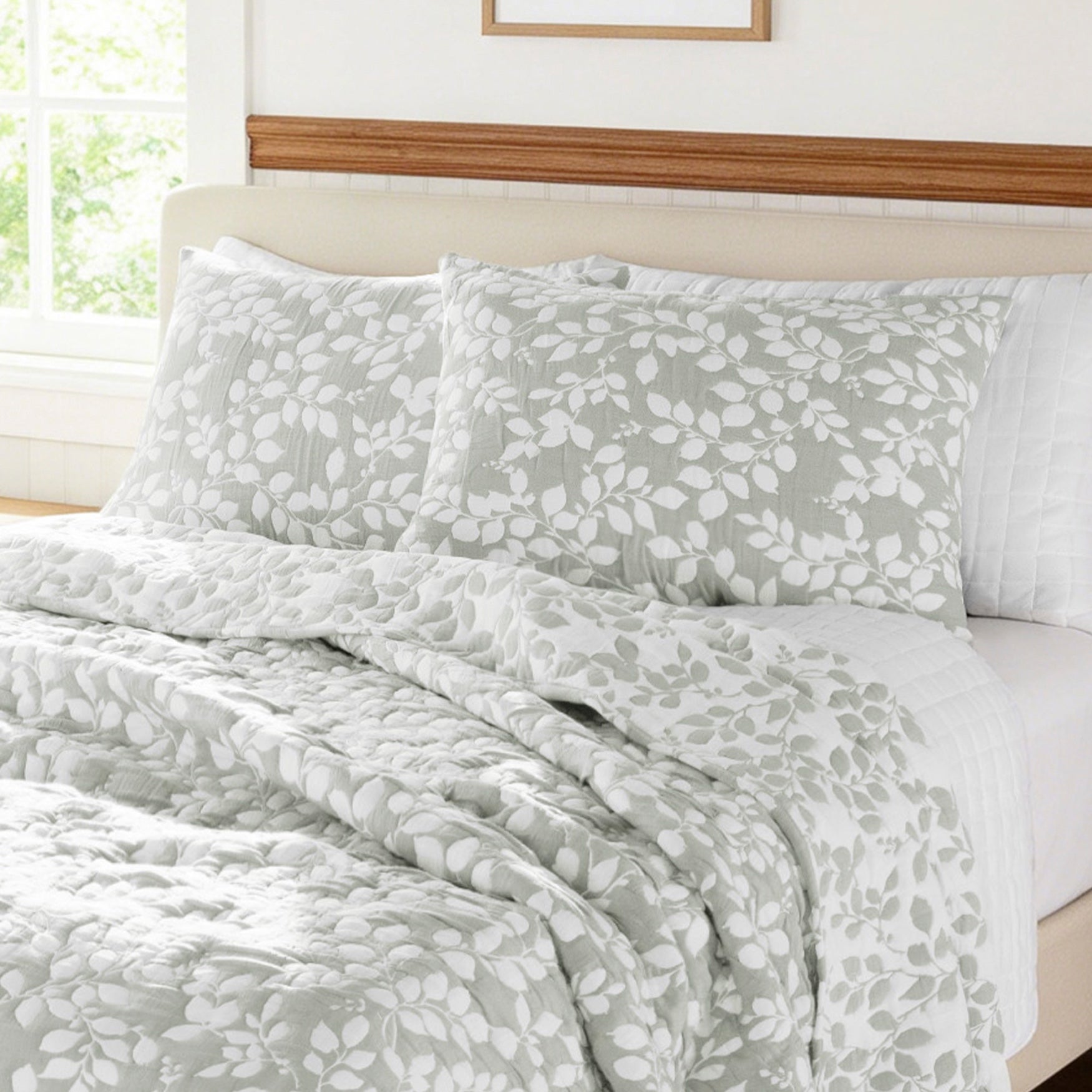LEAVES REVERSIBLE JACQUARD QUILT SET image number 2