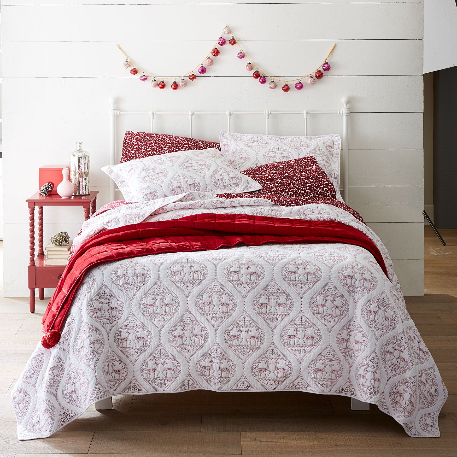 Embroidered Reindeer Christmas Quilt Plus Size Quilts & Coverlets