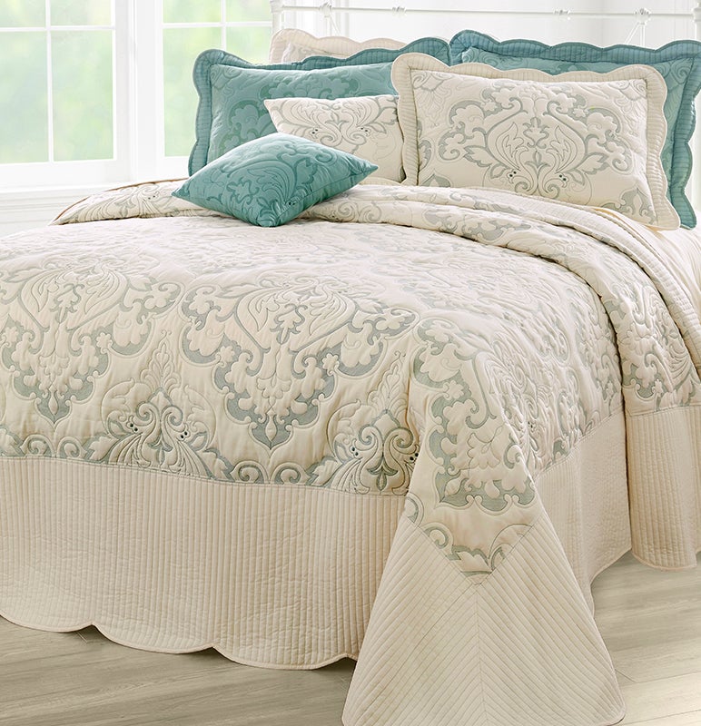 Bedding Ships Free on Orders of $99+